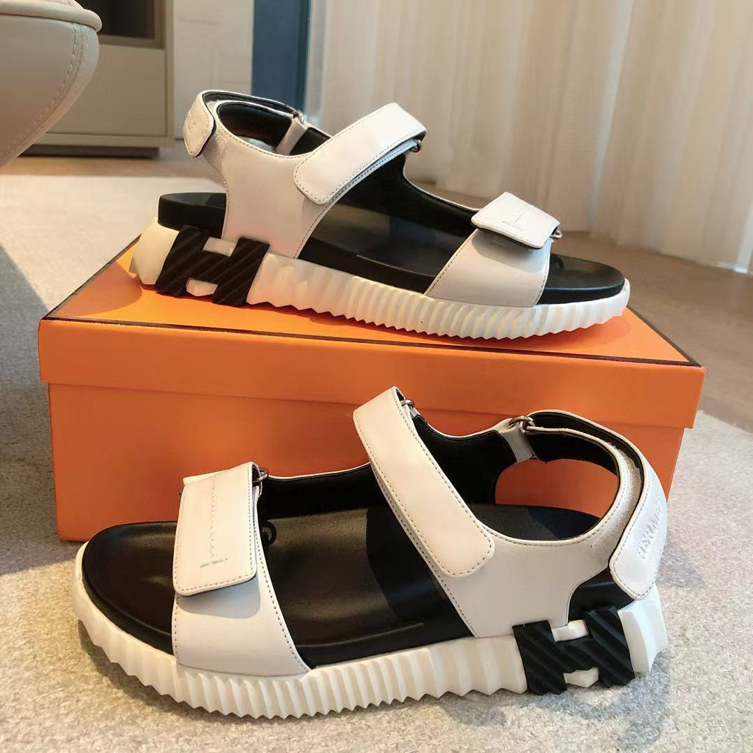 UA Hermes Junior sandal