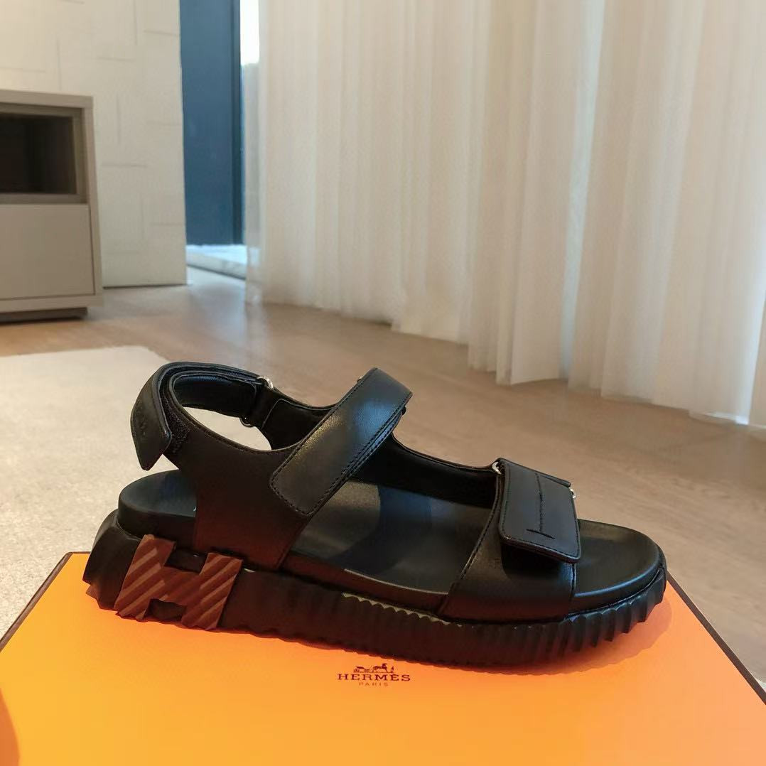 UA Hermes Junior sandal