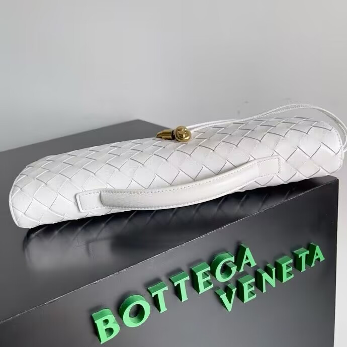 BOTTEGA VENETA Long Clutch Andiamo With Handle Fondant 31x13x3cm