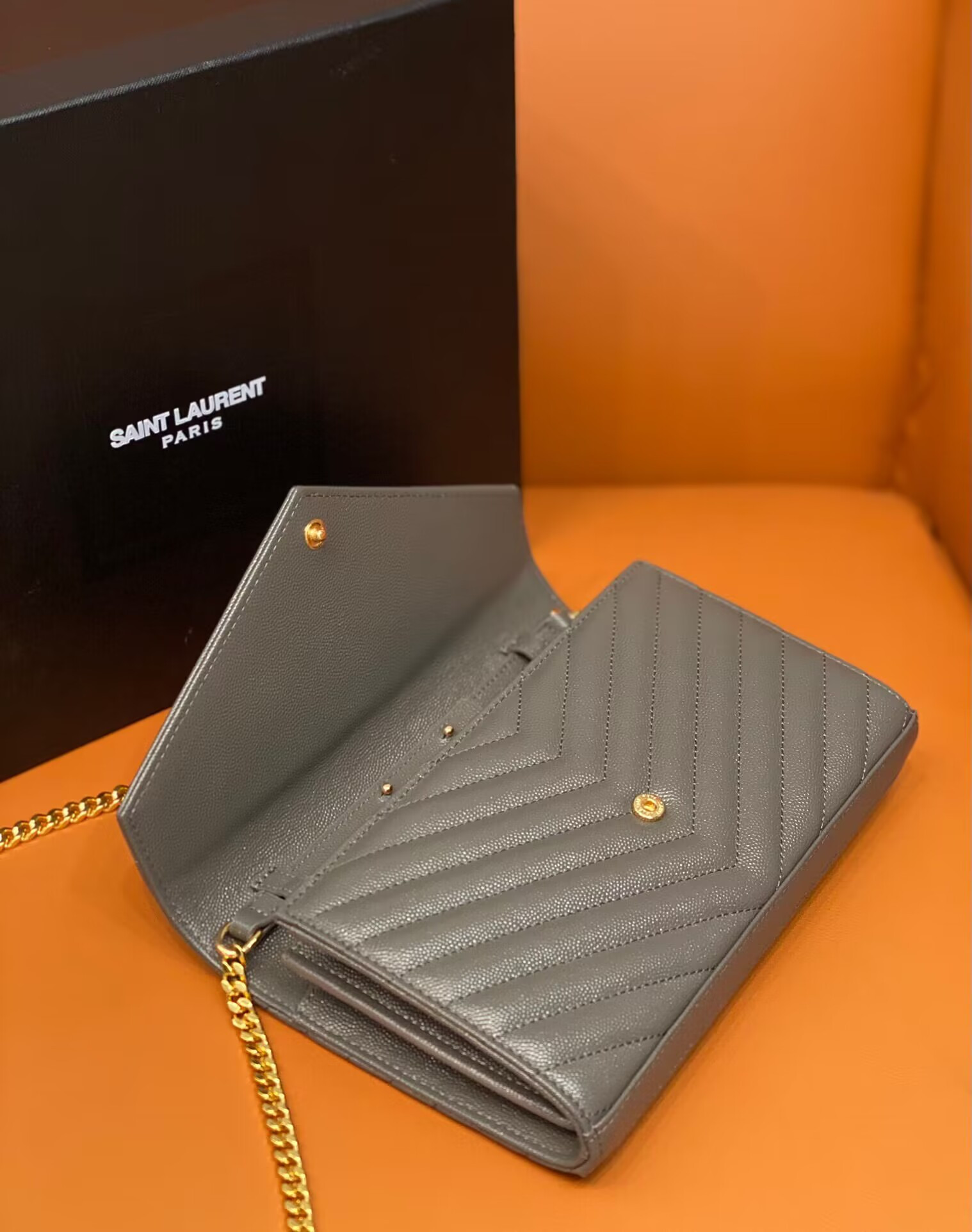 SAINT LAURENT Cassandre Matelassé Leather Shoulder Bag 4×14×22CM