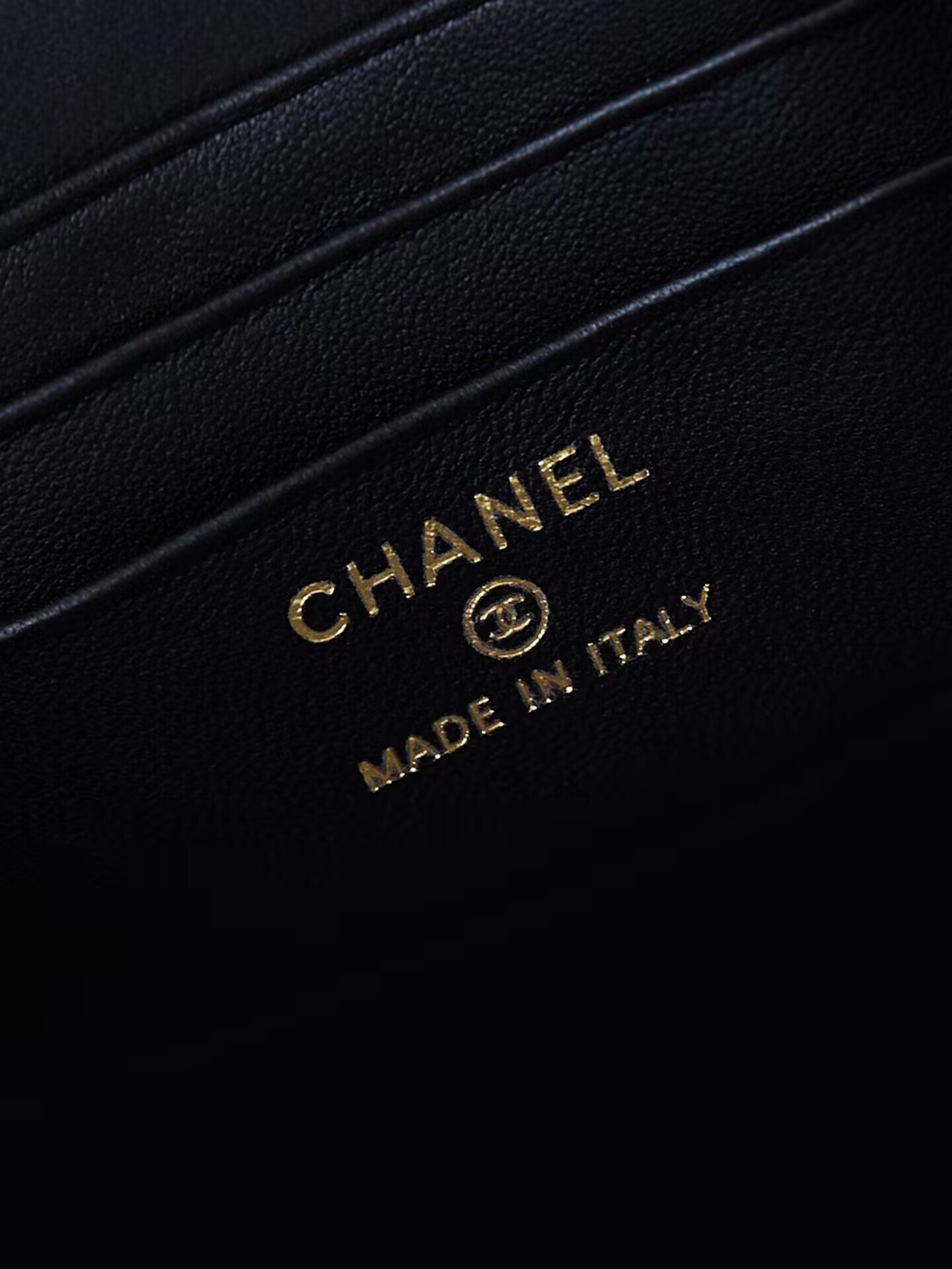 CHANEL with chain 9.5x16x8cm