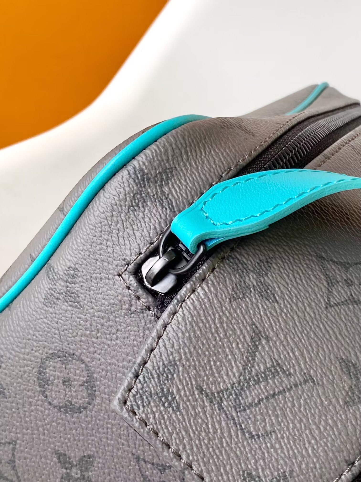 LV Dopp Kit Toiletry Bag M11482 28 x 15 x 16.5cm