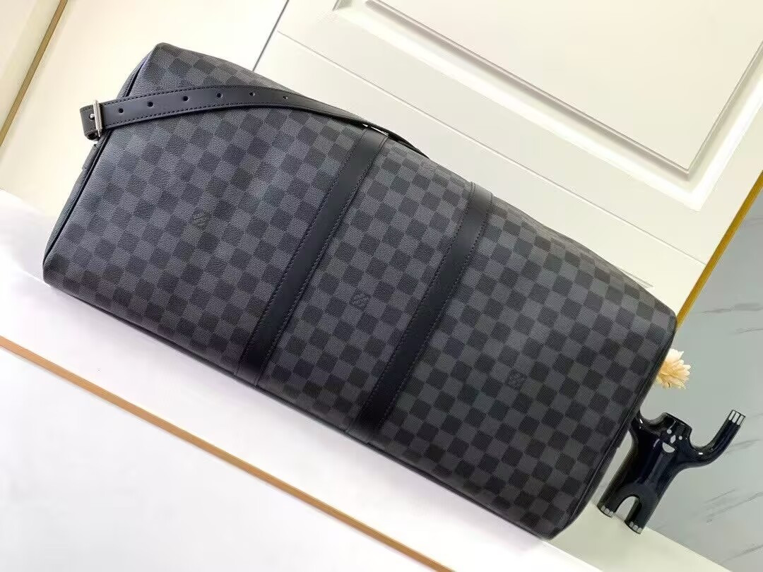 Louis Vuitton LV Keepall Bandoulière 55 55 x 31 x 26 cm