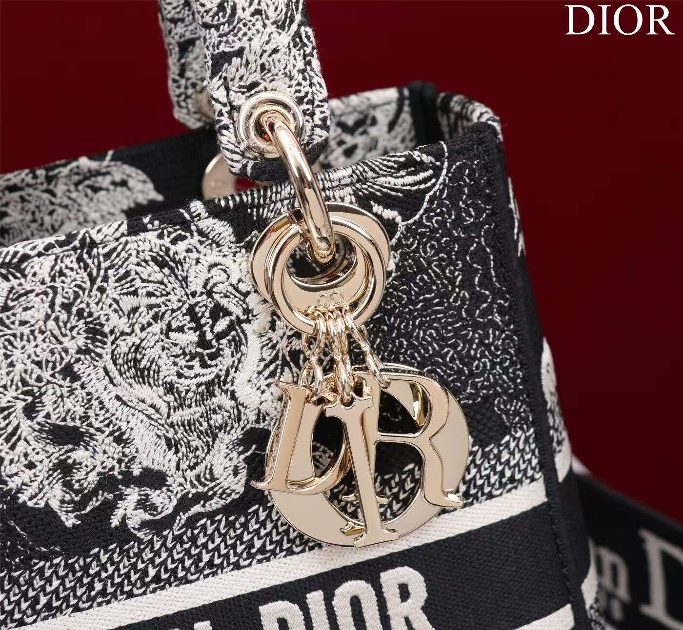 MEDIUM DIOR LADY D-LITE BAG 24 x 20 x 11 cm