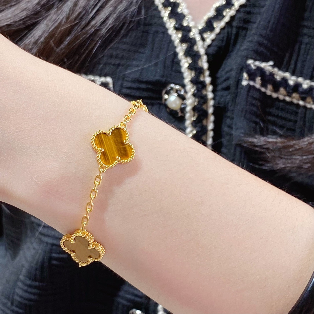 Van Cleef & Arpels Yellow Tiger Eye five-flowered four-leaf clover Bracelet Chain length approx.19cm