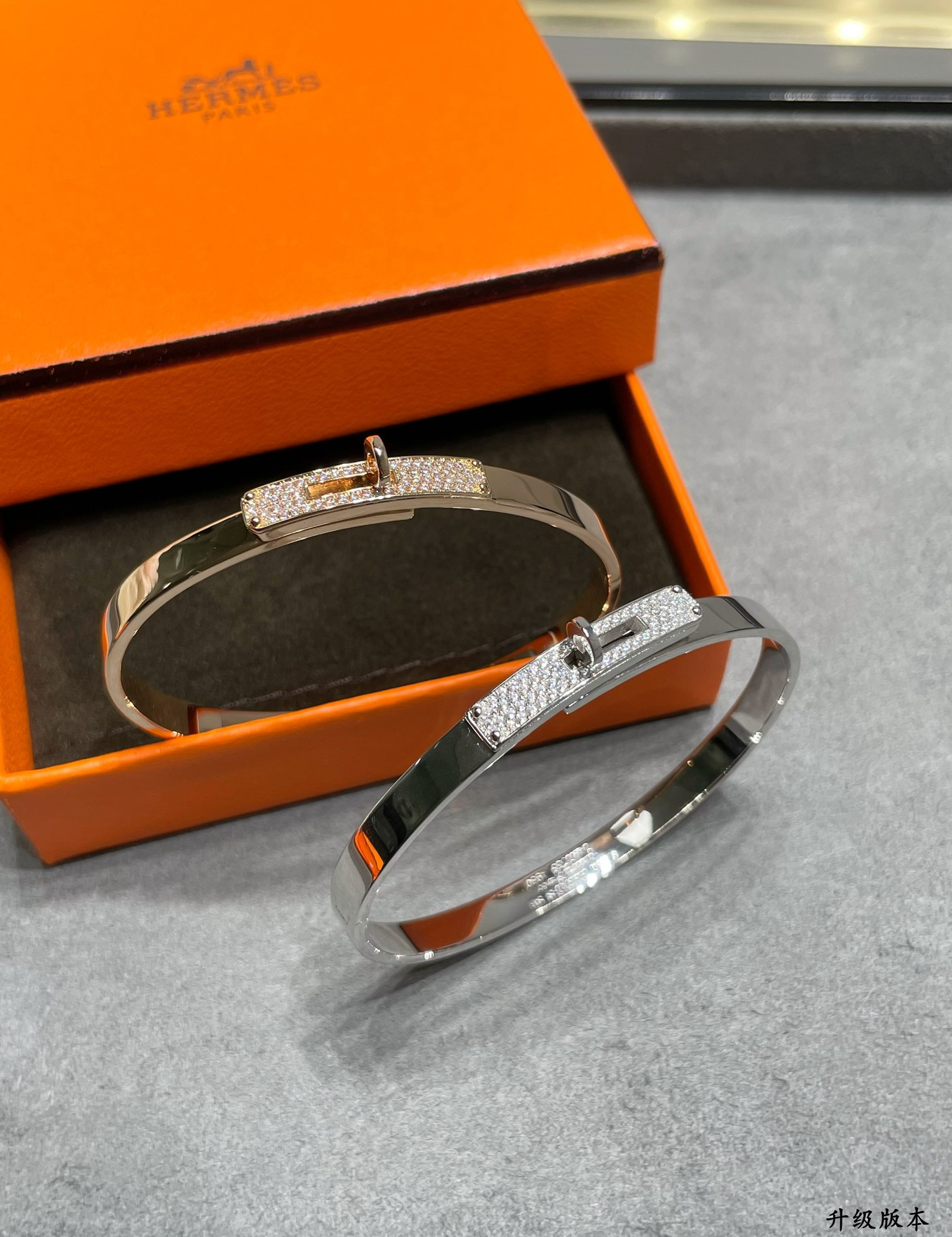 Hermes button half-diamond Bracelet