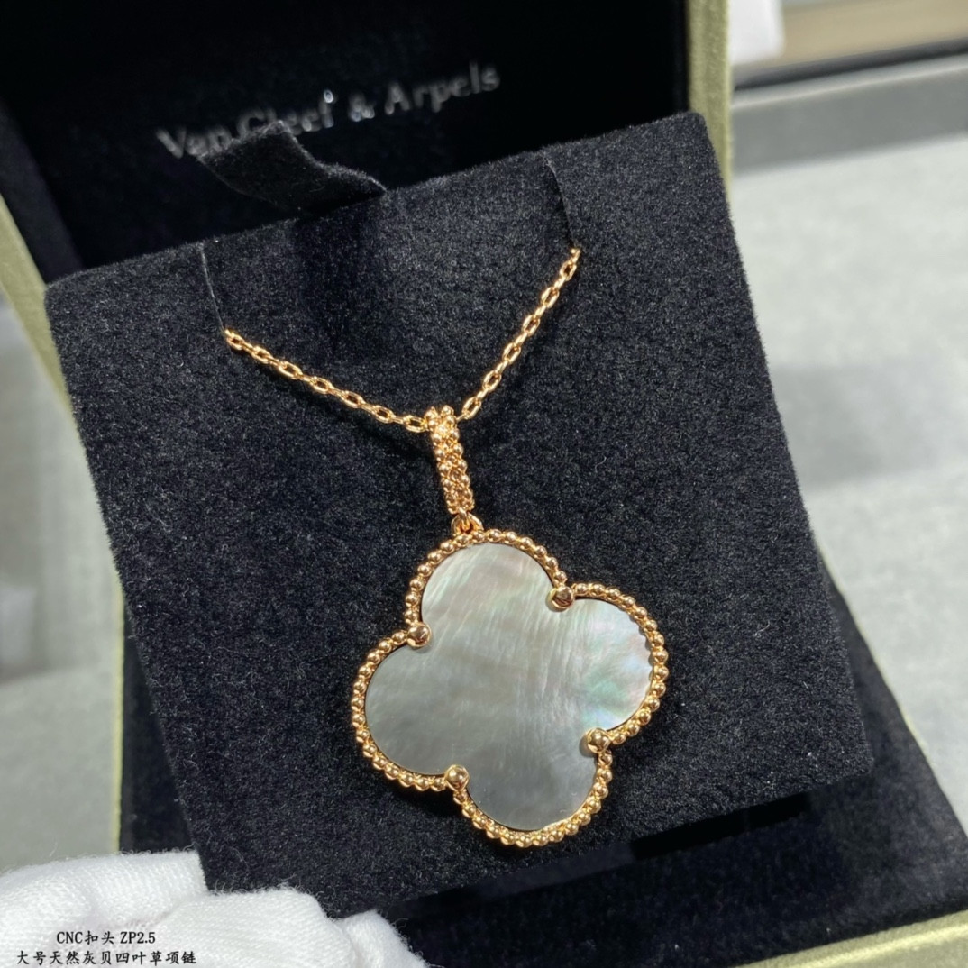 Van Cleef & Arpels Large Four Leaf Clover Necklace Diameter approx 2.5cm,Chain length approx 80cm