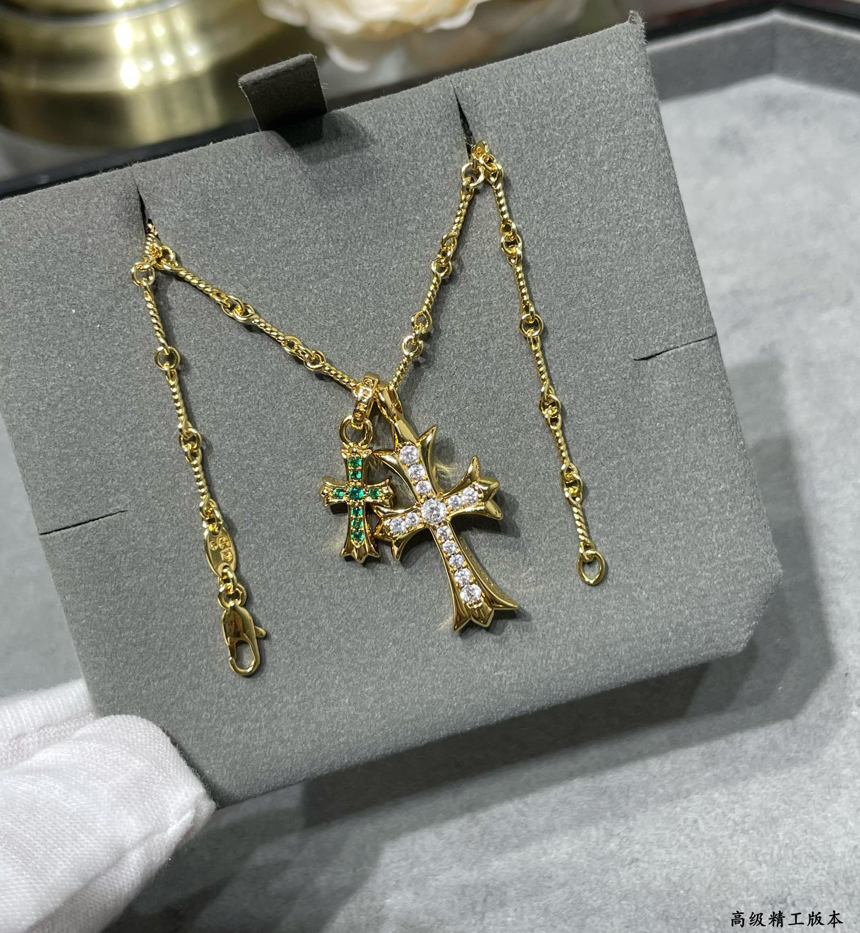 Ch*0me heart double cross green diamond necklace