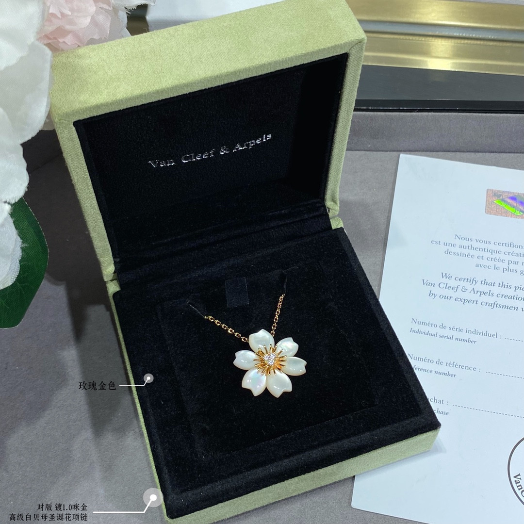Van Cleef & Arpels Premium White Fritillary Christmas Flower Necklace