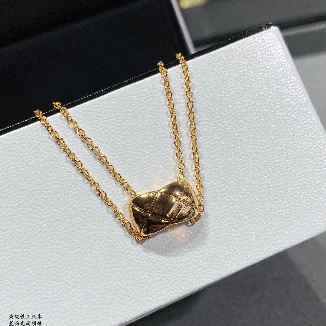 Chanel Carved diamond polished Necklace