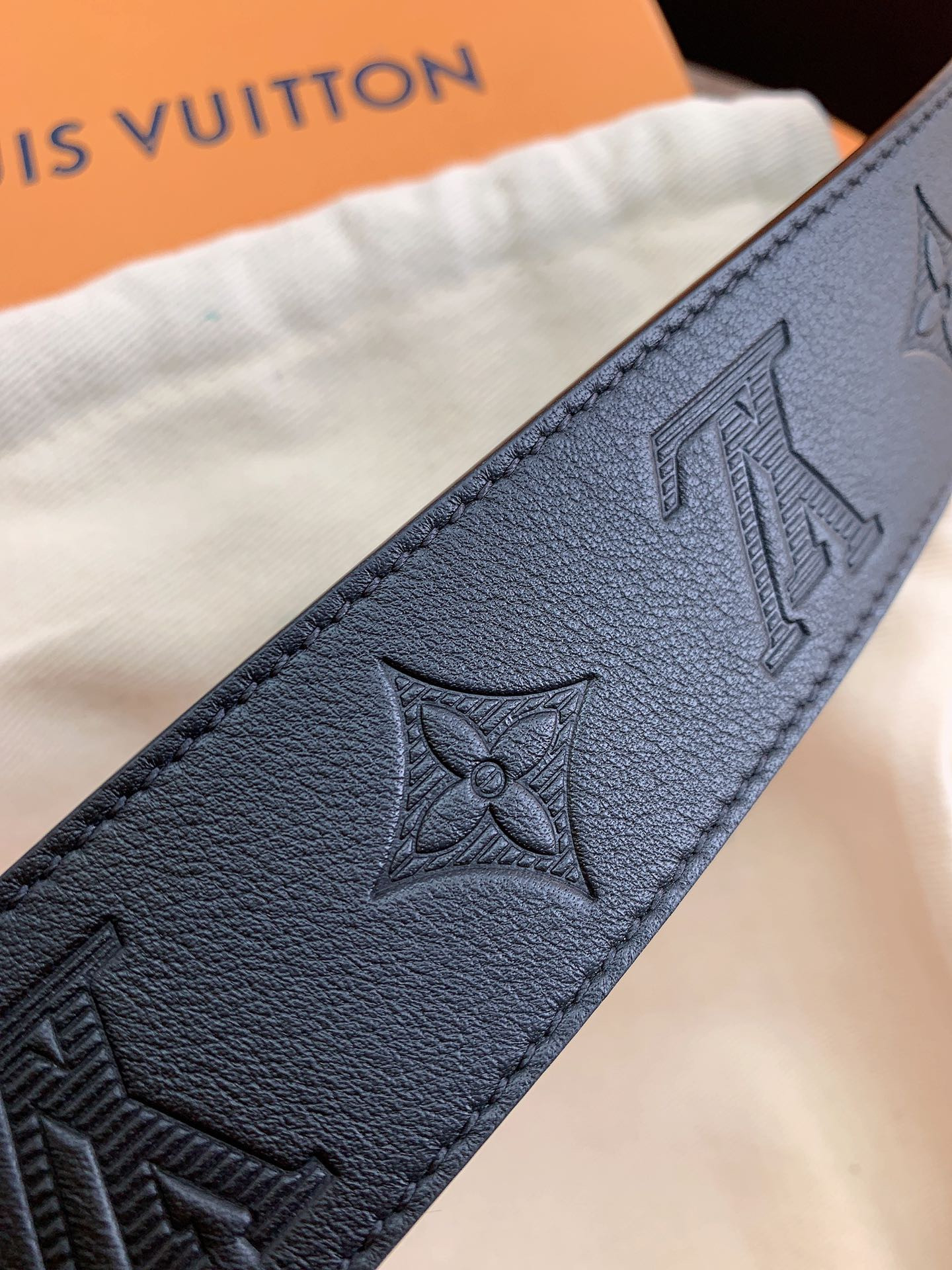 LV LOUIS VUITTON 40MM BELT