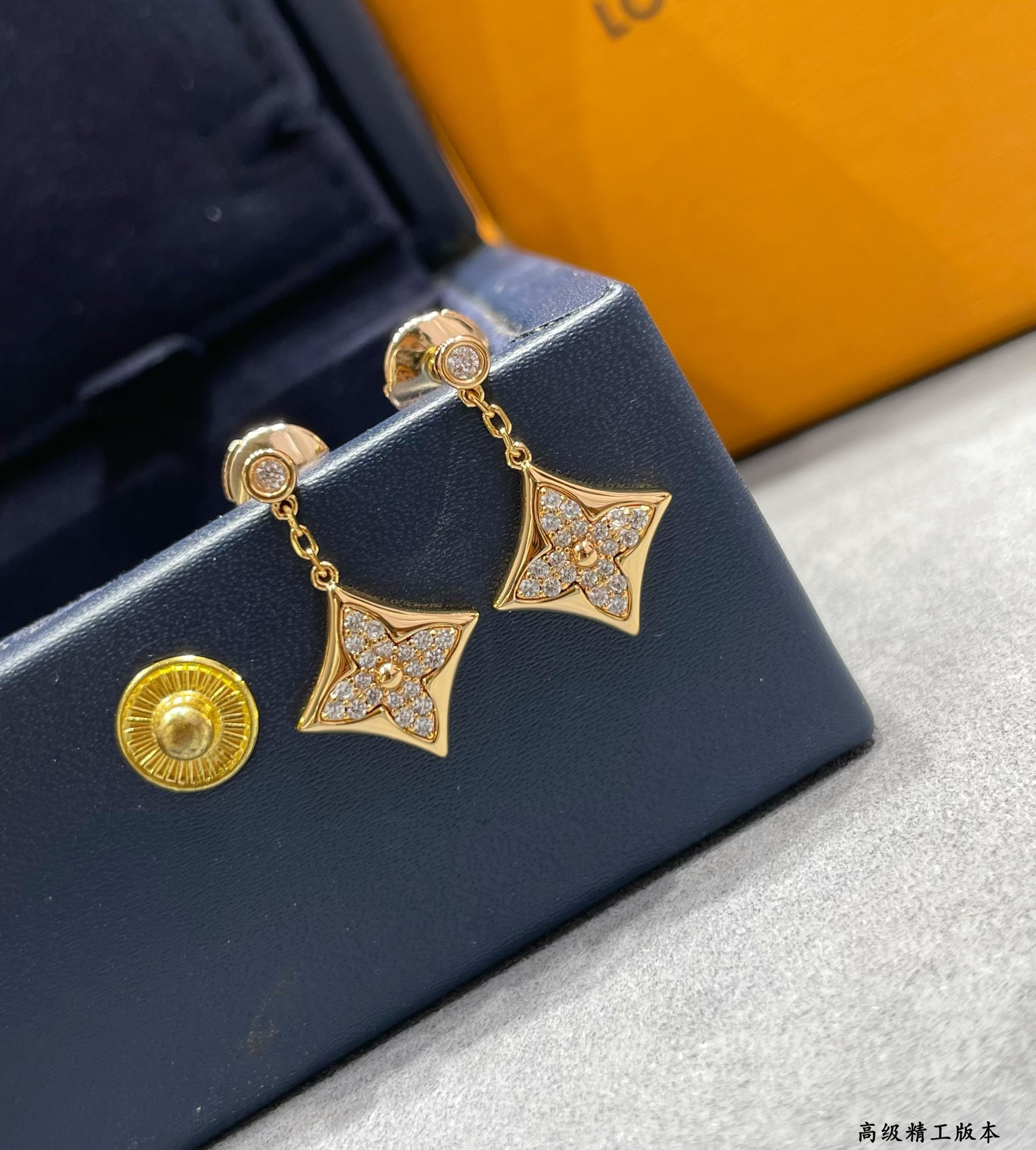 Louis Vuitton Square diamond Earrings