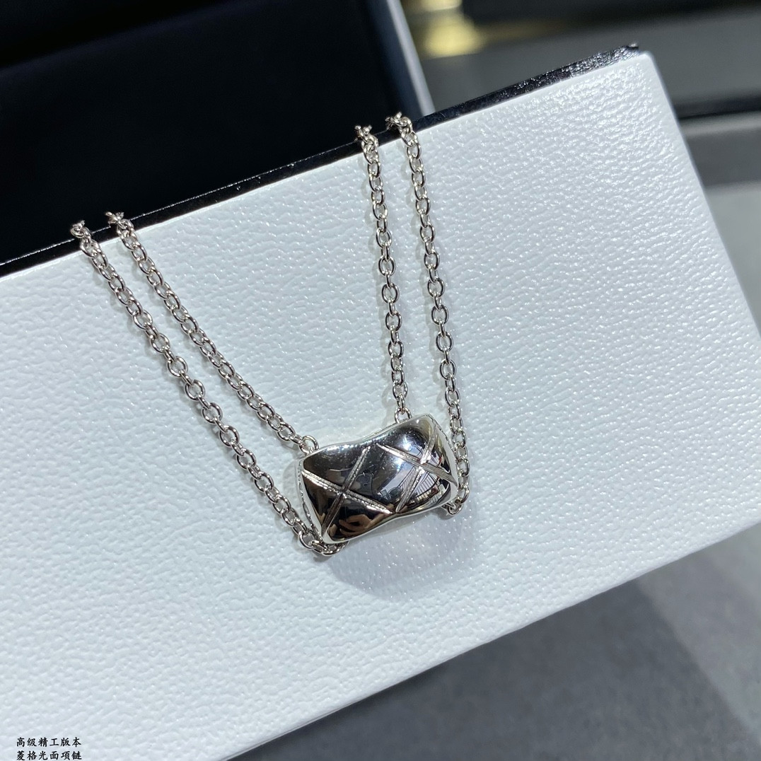 Chanel Carved diamond polished Necklace