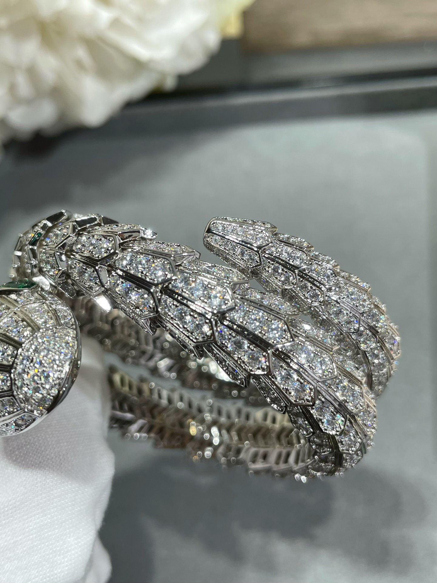 Bvlgari Large three-circle full-diamond snake Bracelet