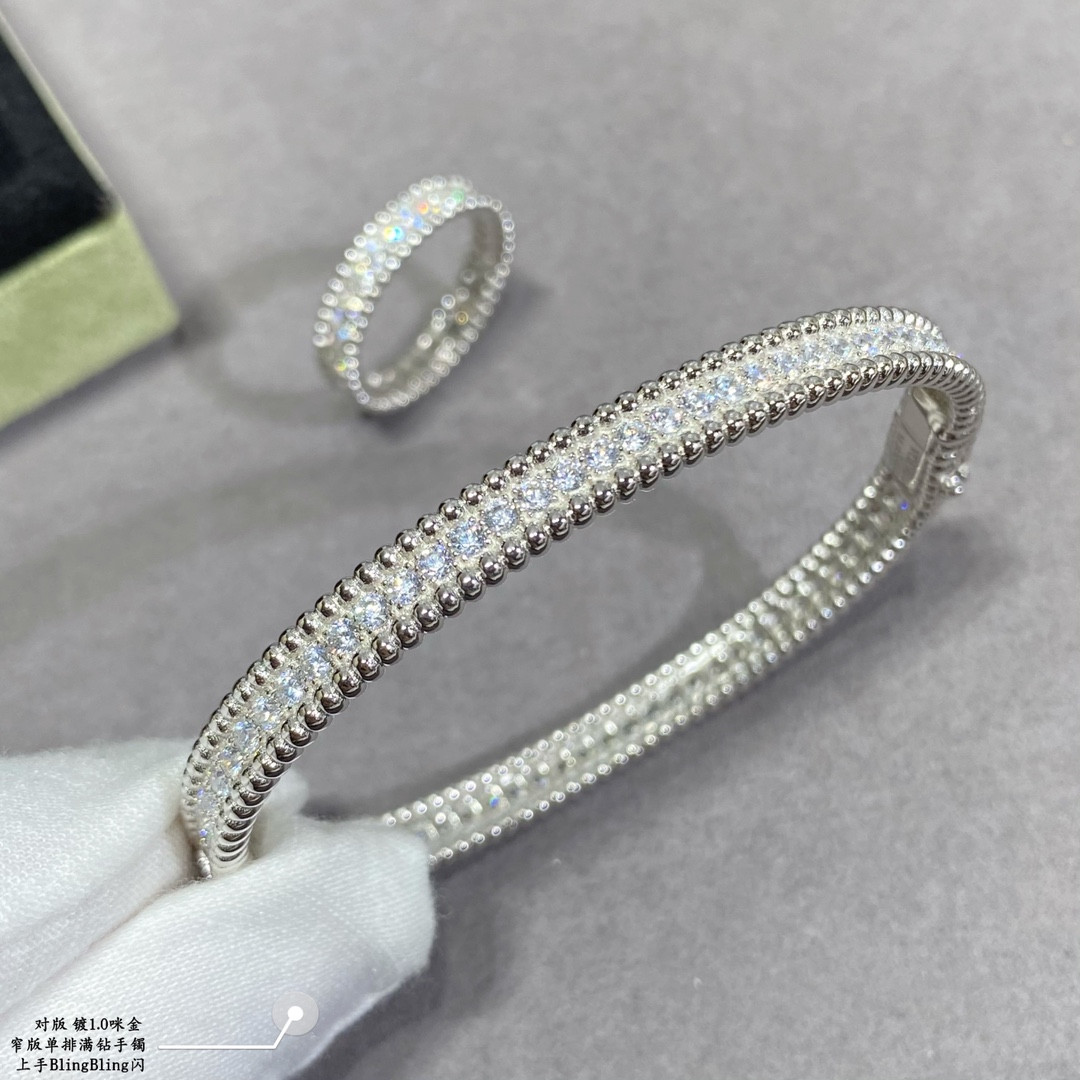 Van Cleef & Arpels narrow single row full diamond bracelet