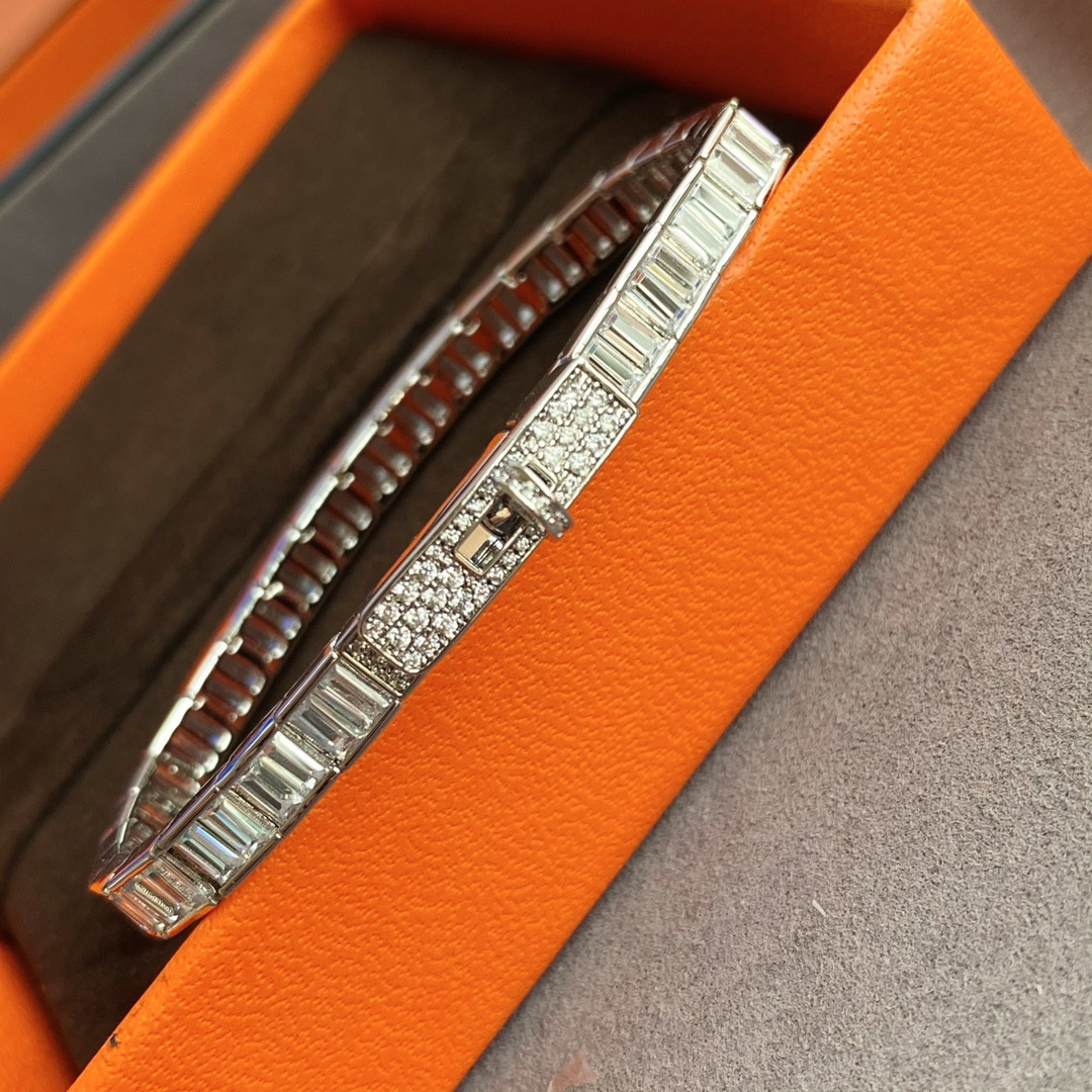 Hermès Button Trapezoid Diamond Bracelet