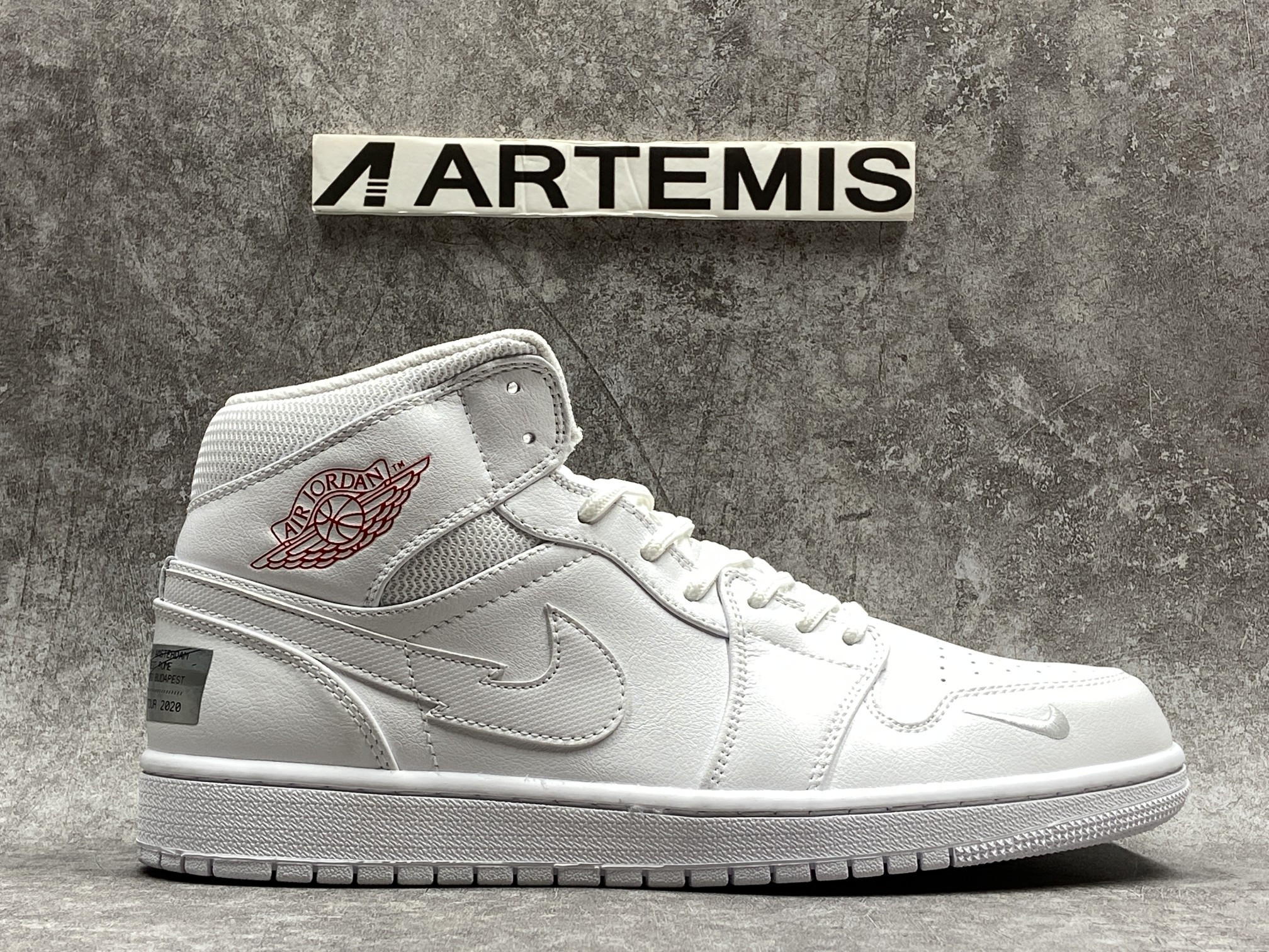 Air Jordan 1 Mid SE Nike Swoosh On Tour (2020)