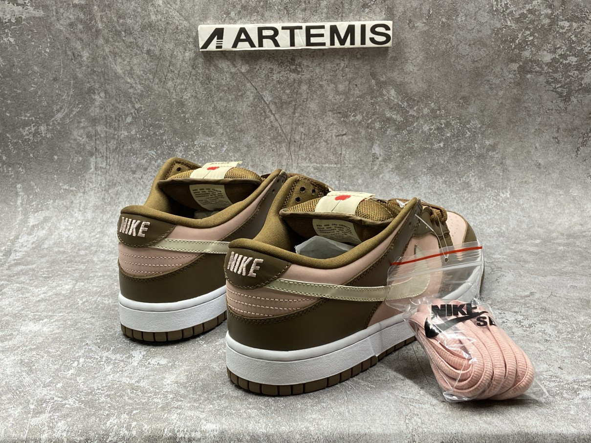 Nike Dunk SB Low Stussy Cherry