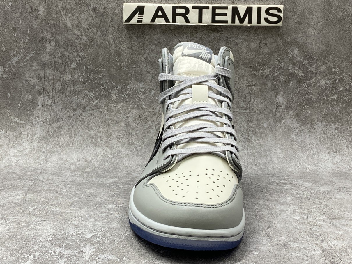 Air Jordan 1 Retro High Dior (Blue Box Version)