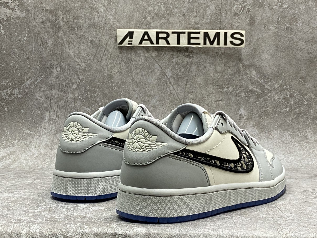 Air Jordan 1 Retro Low Dior (Blue Box Version)