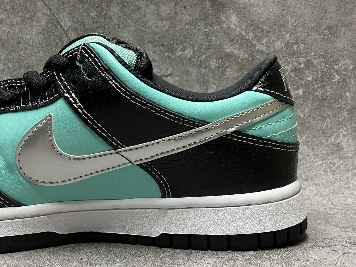 Nike Dunk SB Low Diamond Supply Co. Tiffany