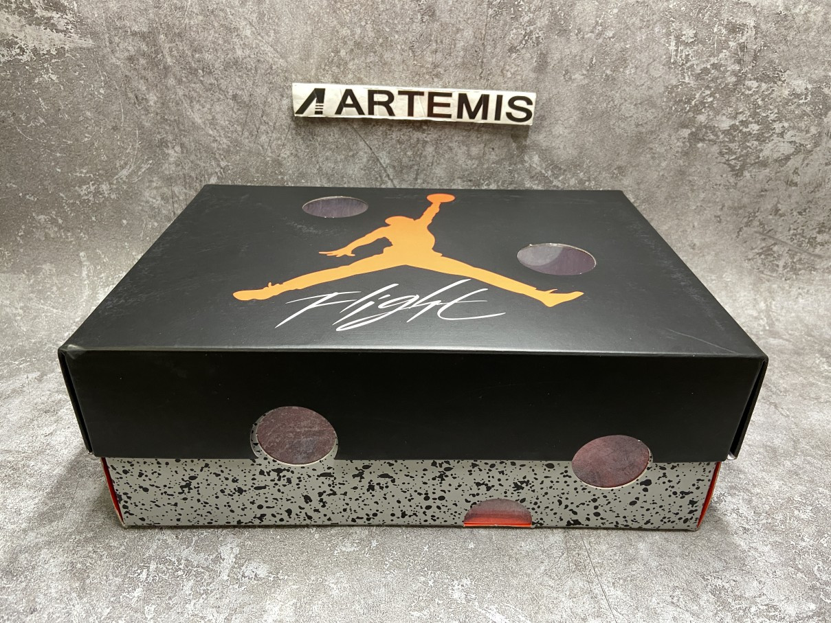 Air Jordan 4 X Off White Bred