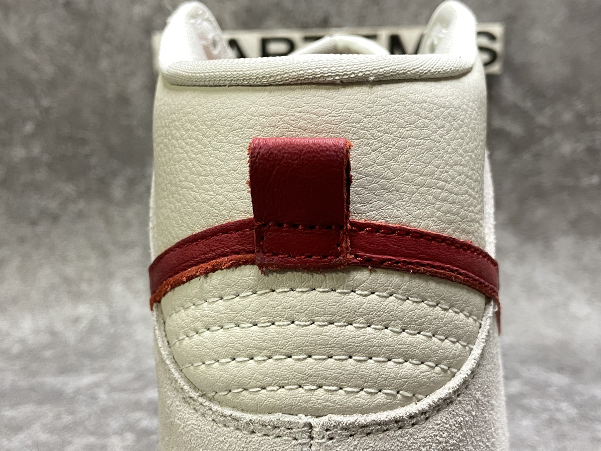 Dunk High Pro SB Birch Hyper Red