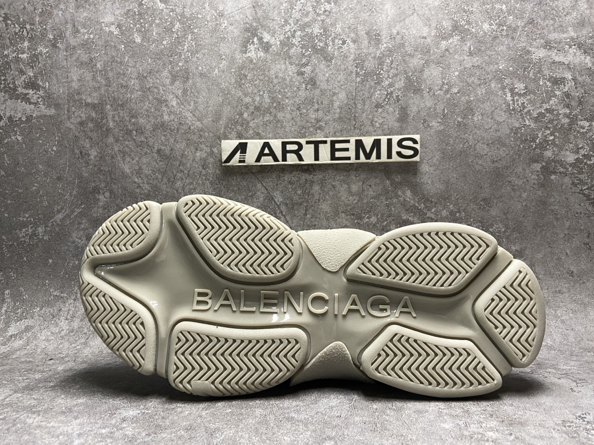 Balenciga Triple S Street Style Leather