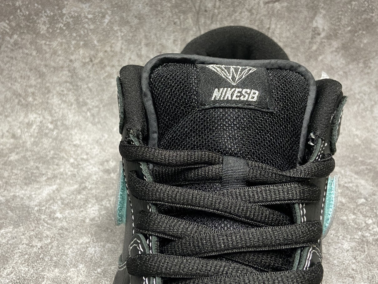 Nike SB Dunk Low Diamond Supply Co Black Diamond
