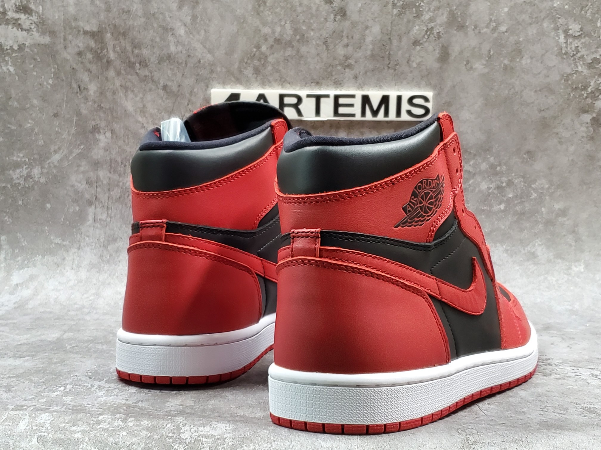 Air Jordan 1 Retro High 85 Varsity Red