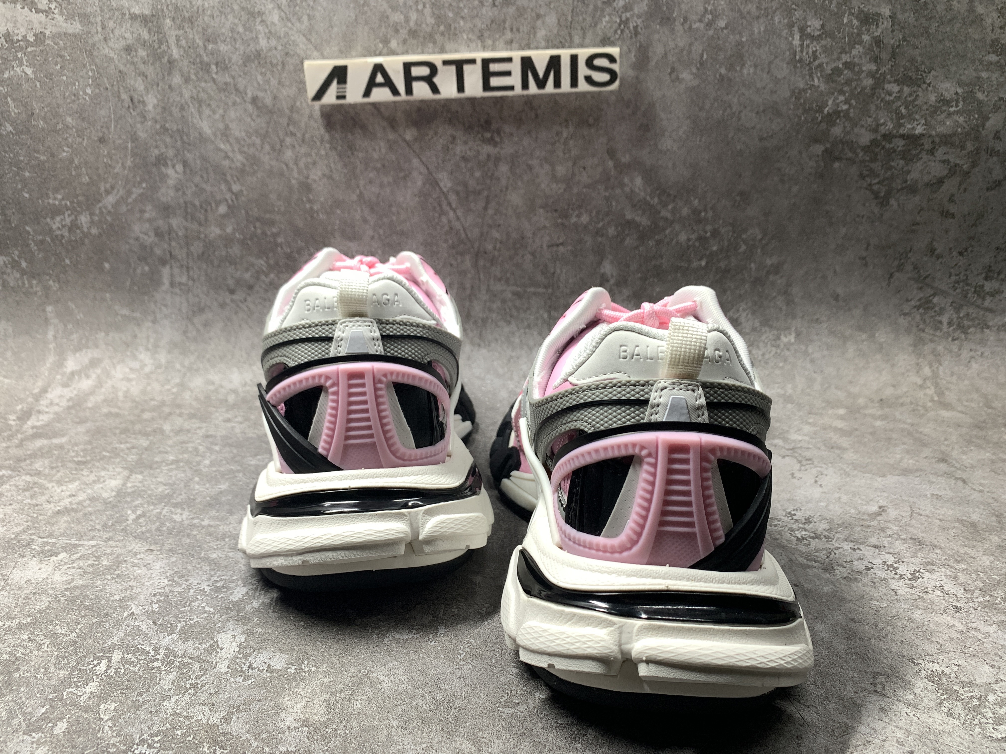 Balenciga Wmns Track.2 Sneaker Pink