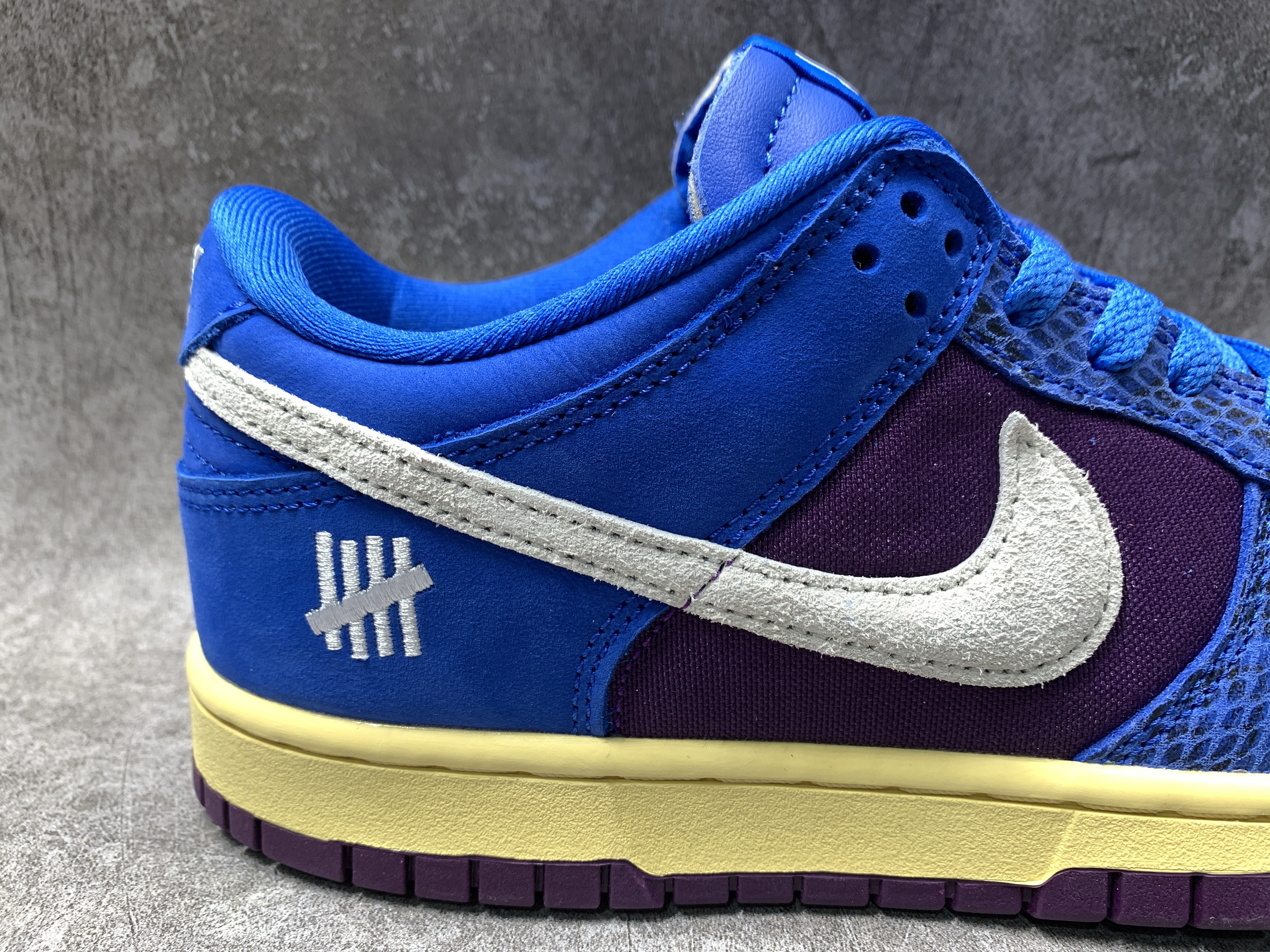 Nike Dunk Low UNDEFEATED Dunk vs. AF1