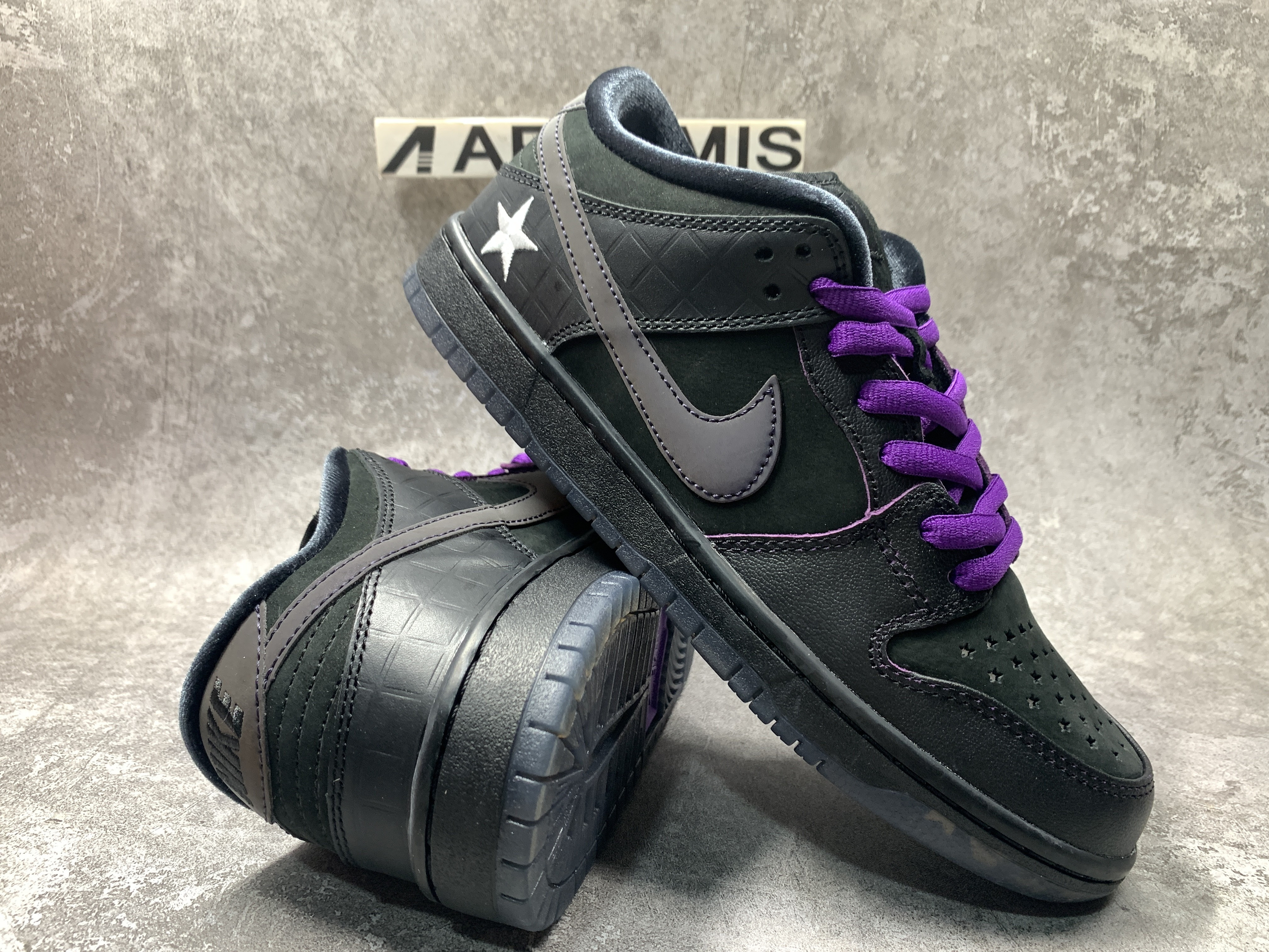 Familia x Nike SB Dunk Low First Avenue