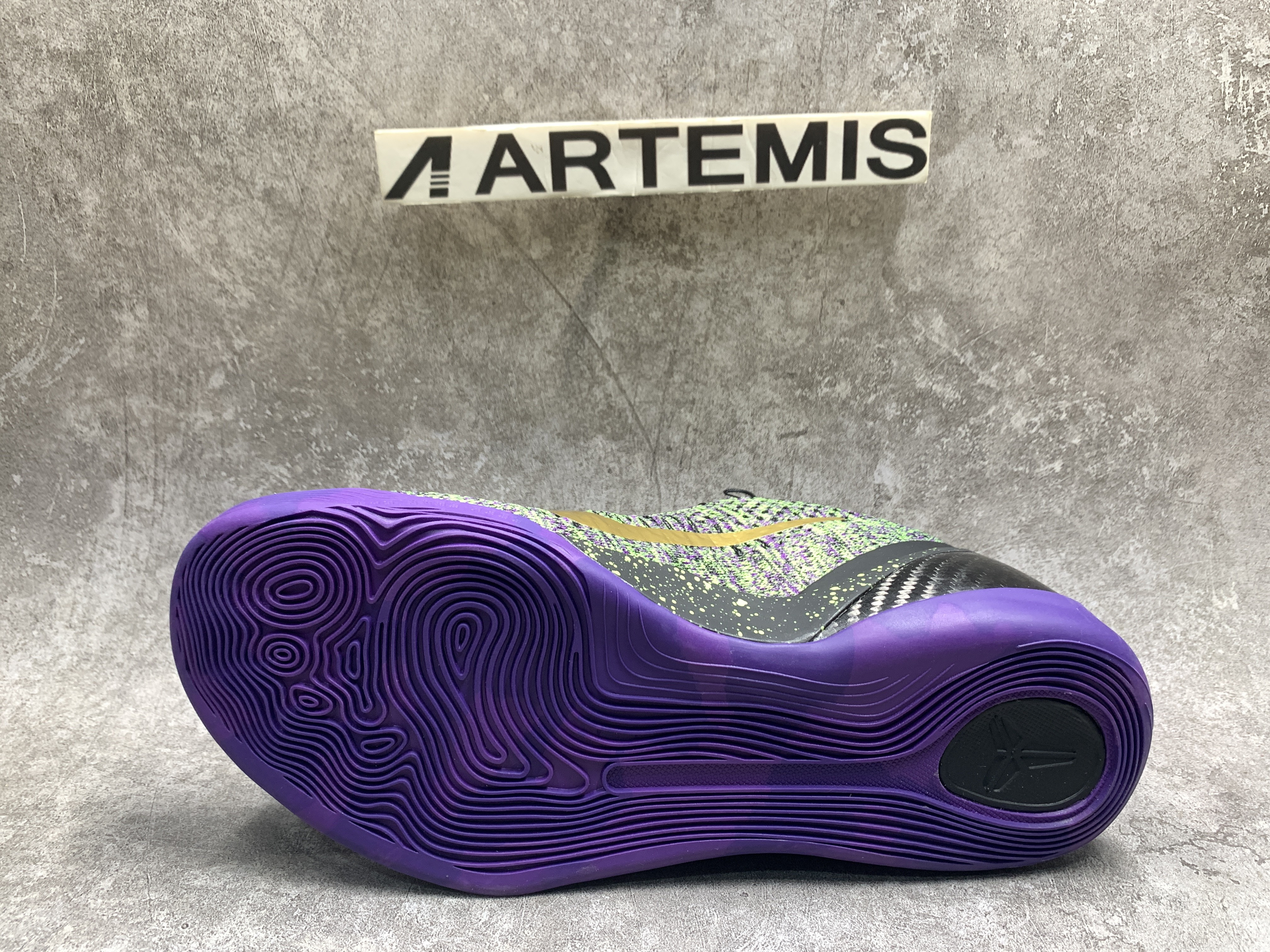 Nike Kobe 9 Low Mamba Moment