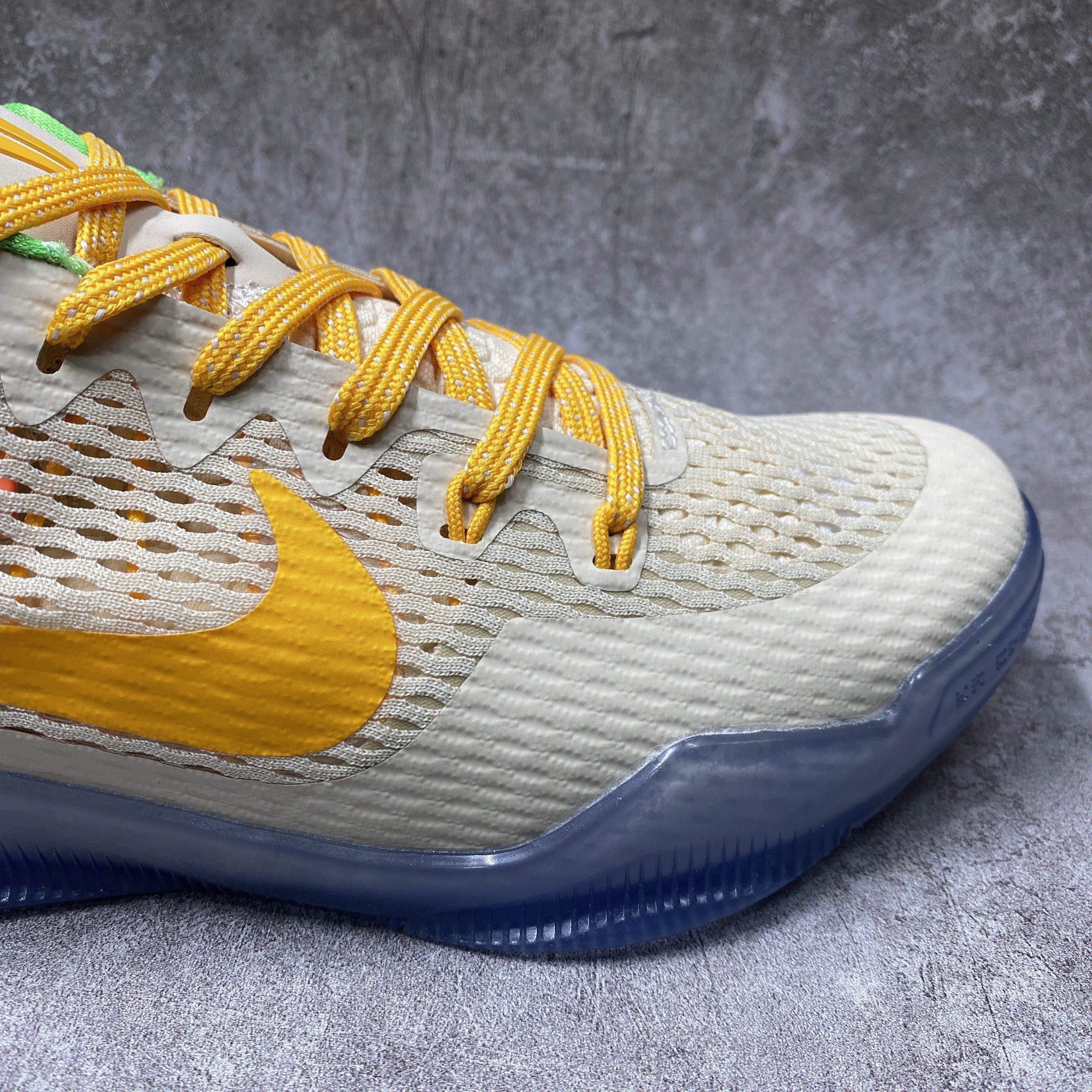 Nike Kobe 11 Peach Jam PE