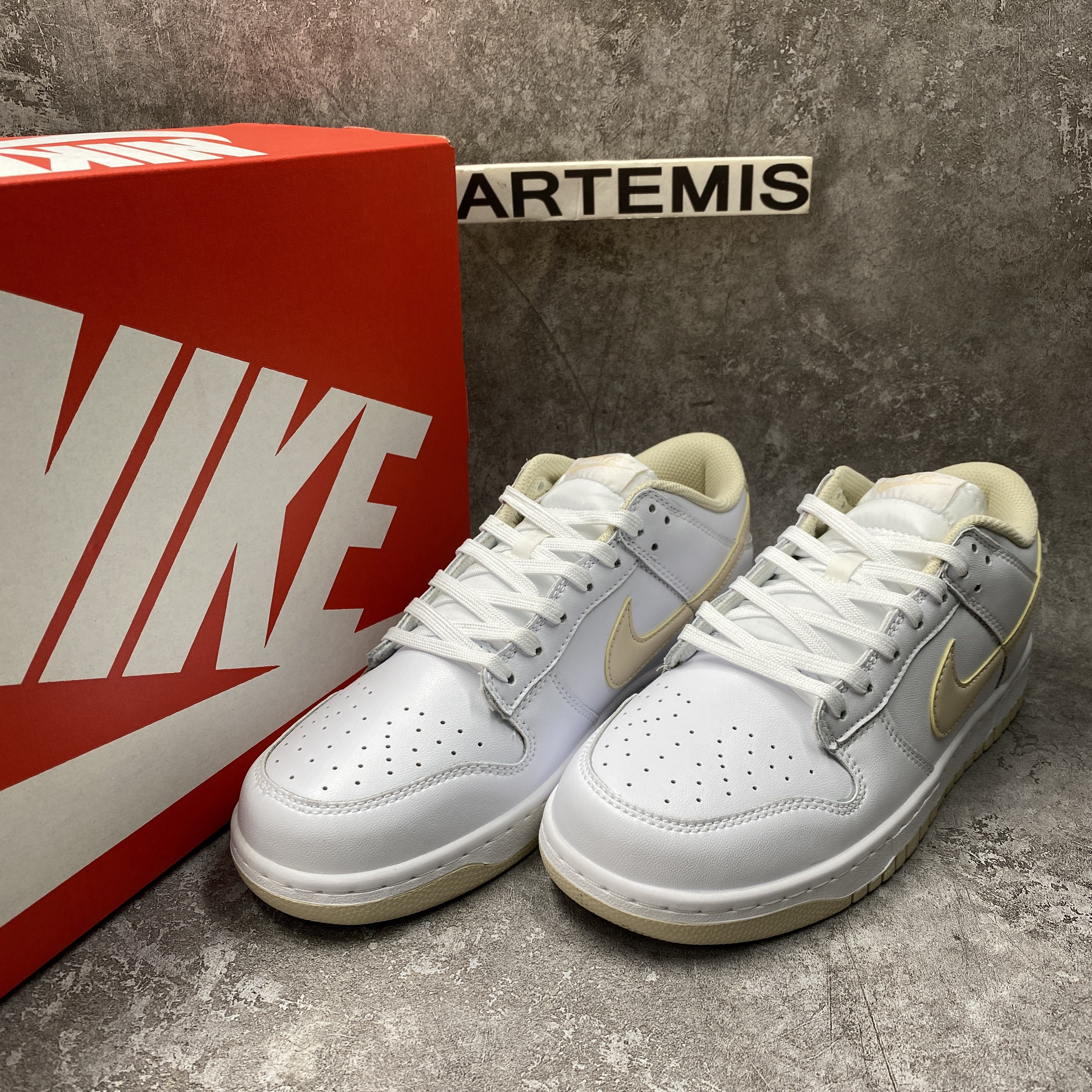 Nike Dunk Low Pearl White