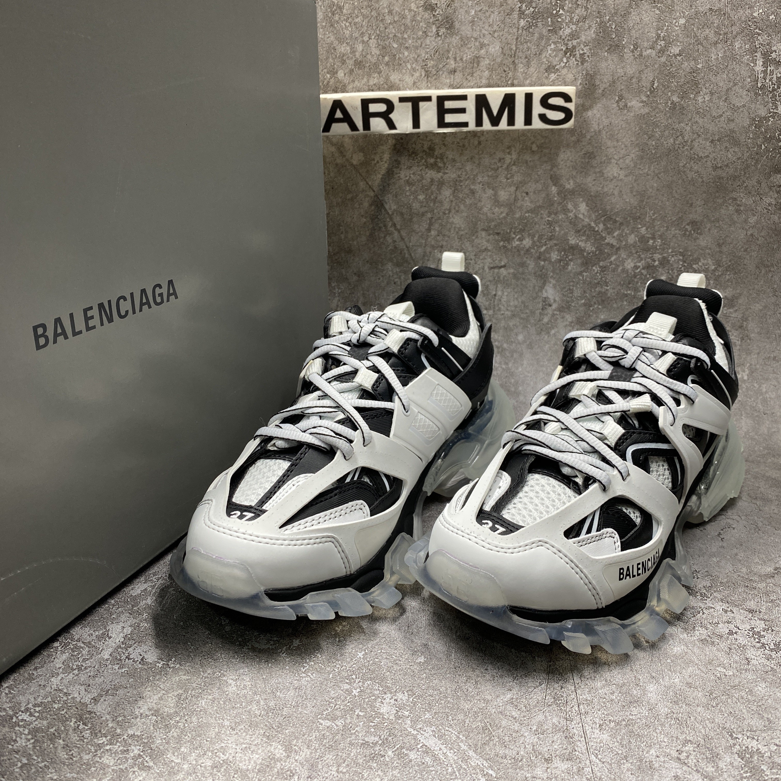 Balenciga Track Sneaker Clear Sole White Black