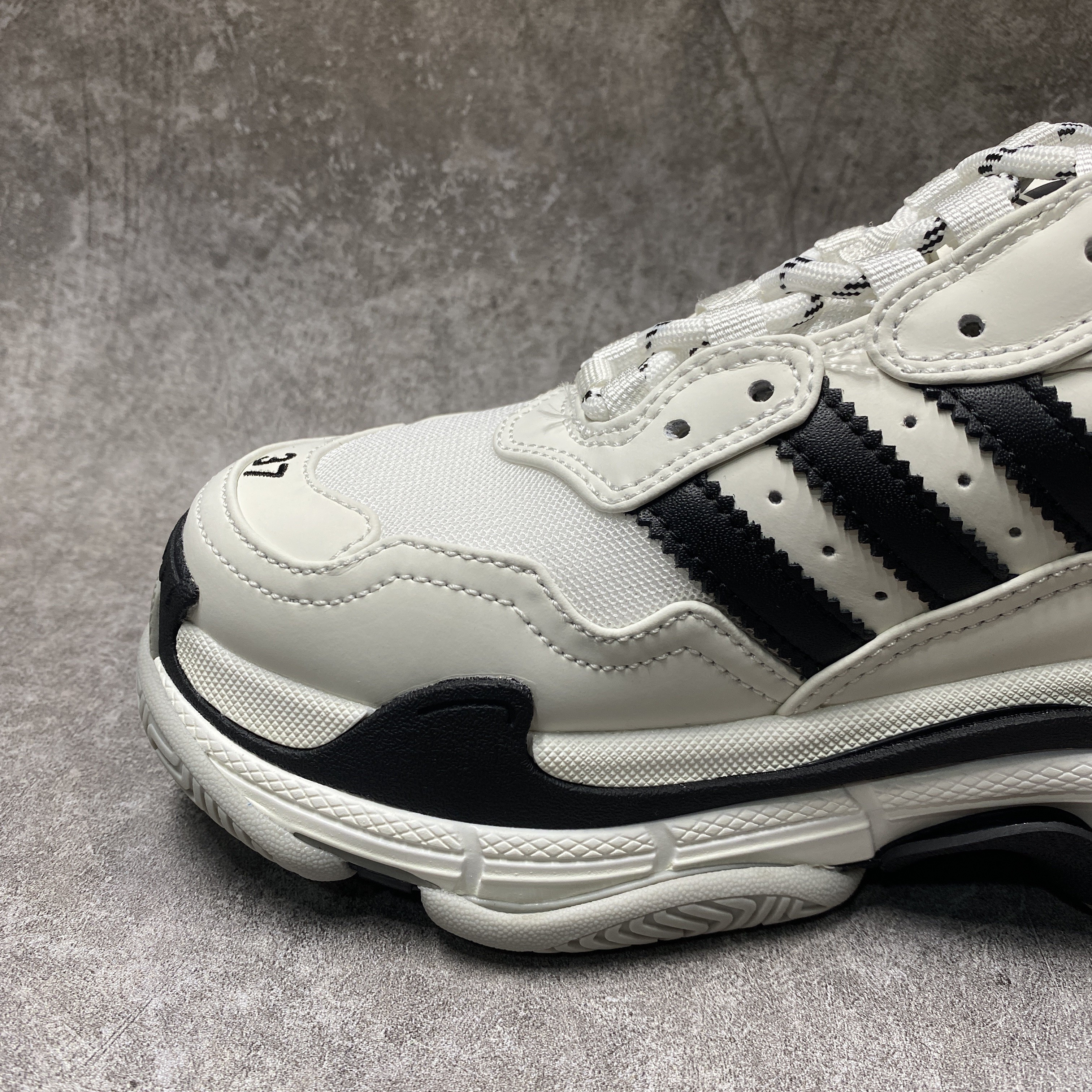 Balenciaga Triple S Sneaker Clearsole Fluo Black White