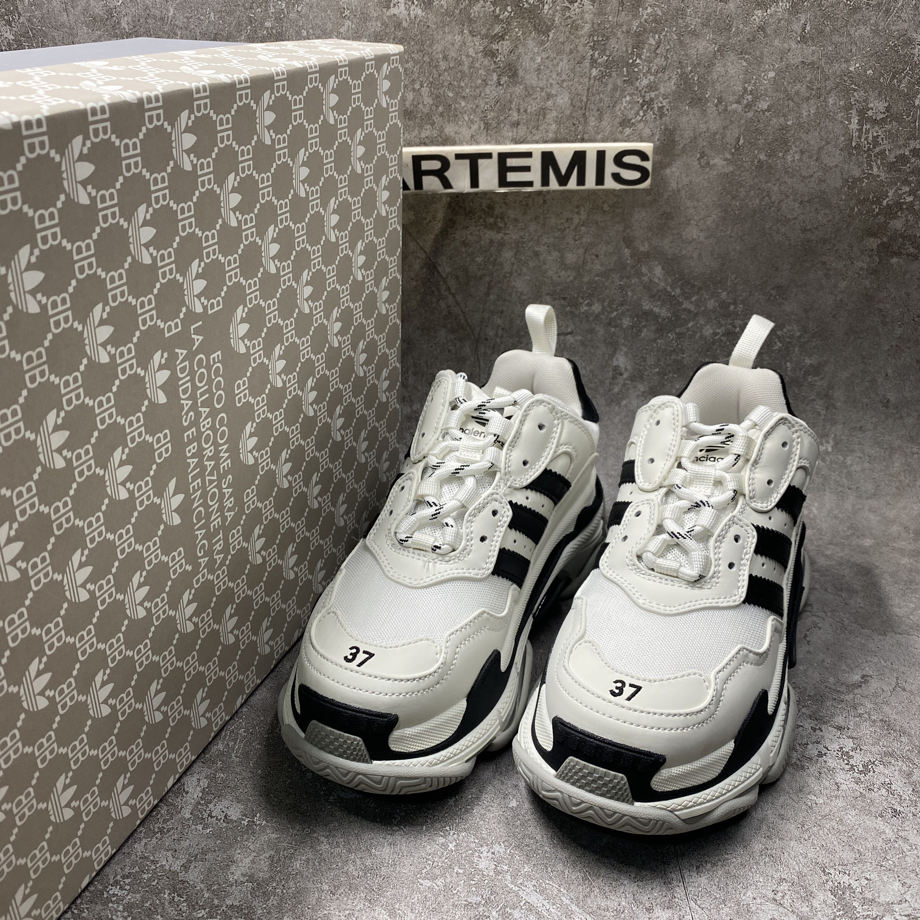 Balenciaga Triple S Sneaker Clearsole Fluo Black White