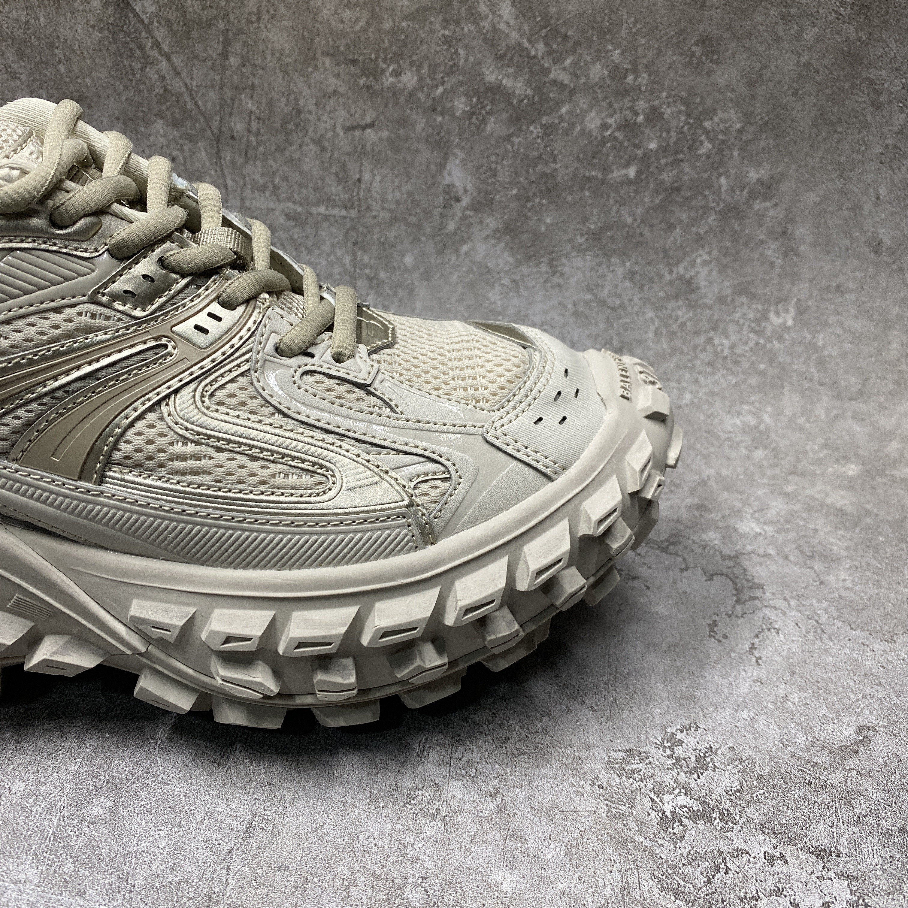 Balenciga Defender Beige