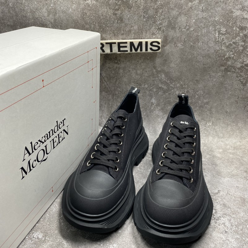 Alexander McQueen Tread Slick Low Lace Up Black