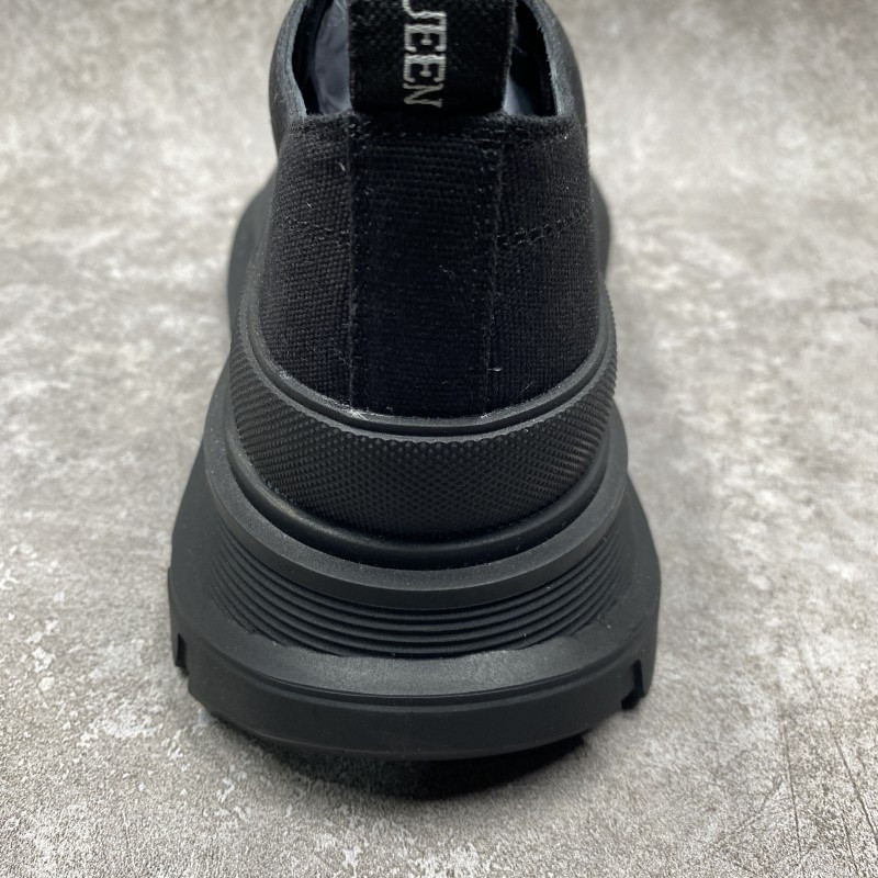 Alexander McQueen Tread Slick Low Lace Up Black