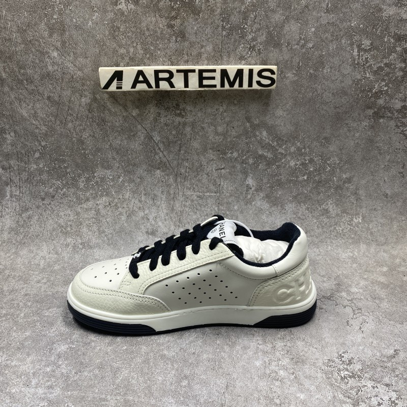 Chanel 22P Trainer White Black