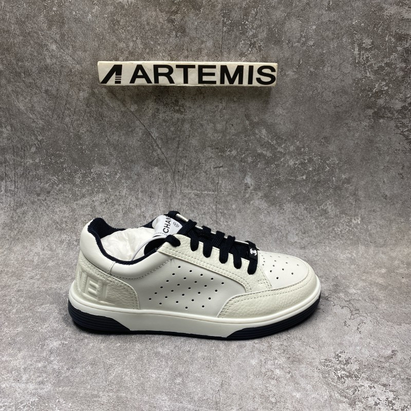 Chanel 22P Trainer White Black