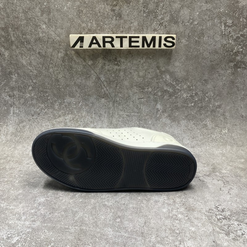 Chanel 22P Trainer White Black