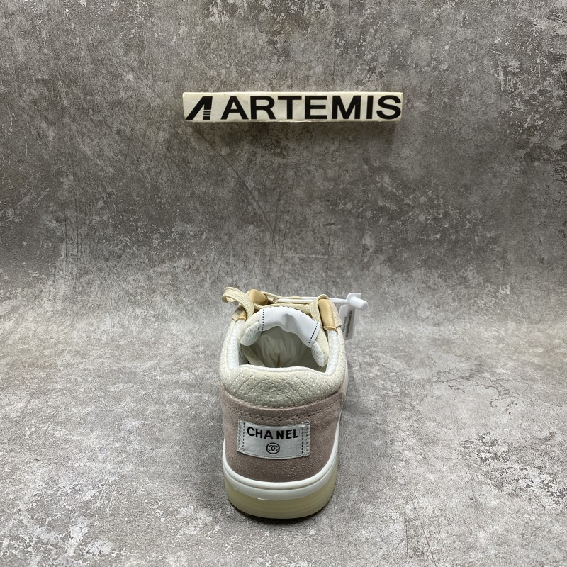 Channel 22C Diamond sports shoes in pink