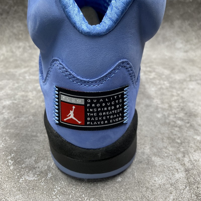 Air Jordan 5 Retro UNC