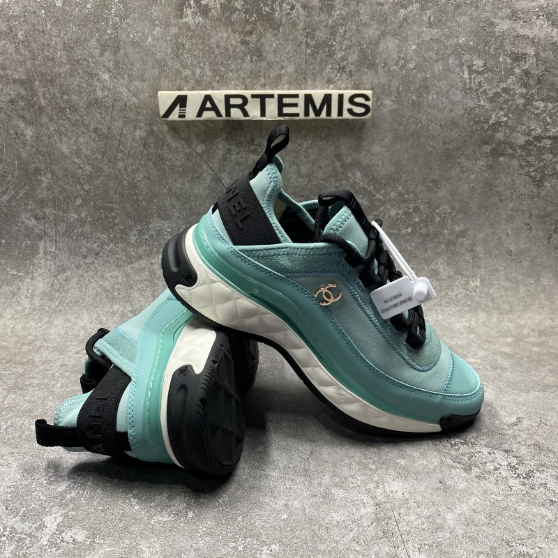 CHANEL Pre-owned Cloth Trainers In Green