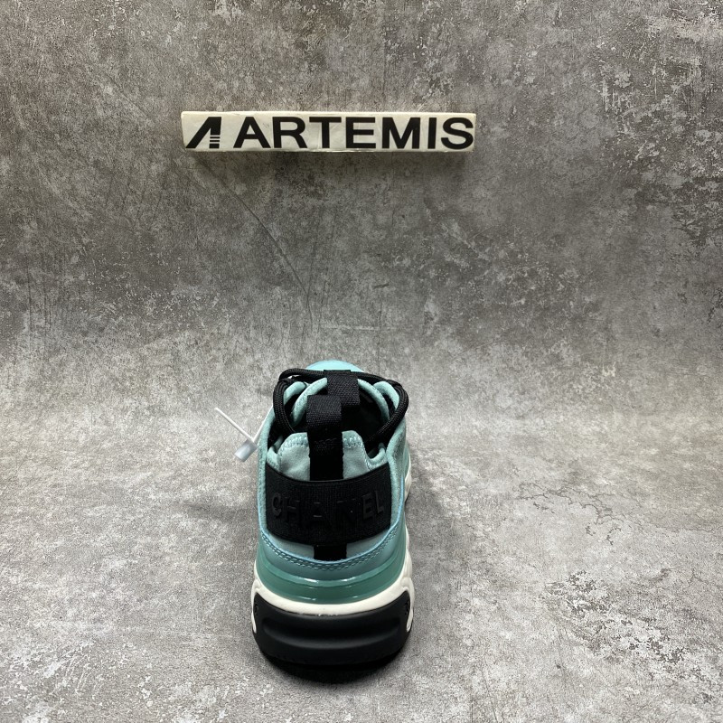 CHANEL Pre-owned Cloth Trainers In Green