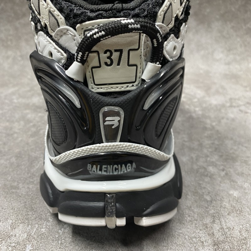 Balenciga Runner panelled high-top sneakers